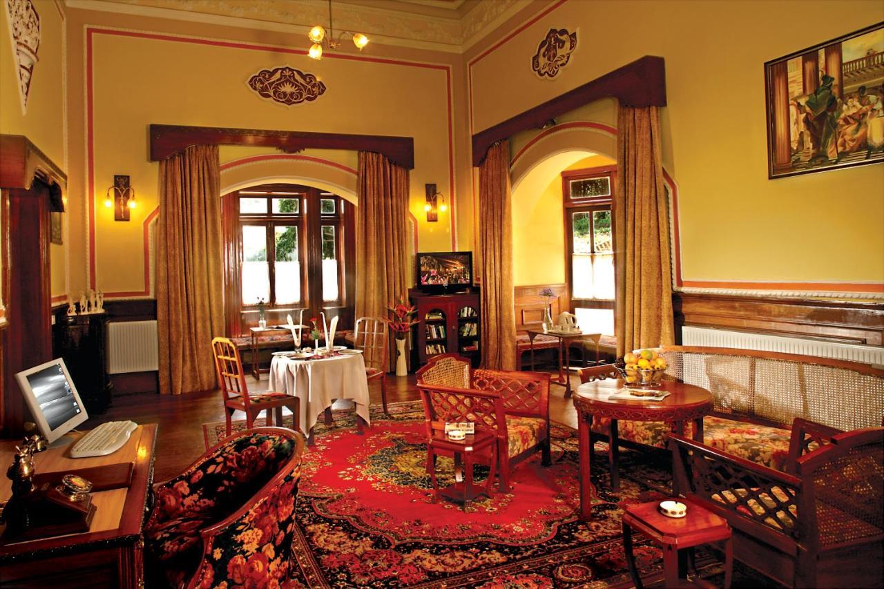 Welcomheritage Fernhills Royal Palace Уті Екстер'єр фото